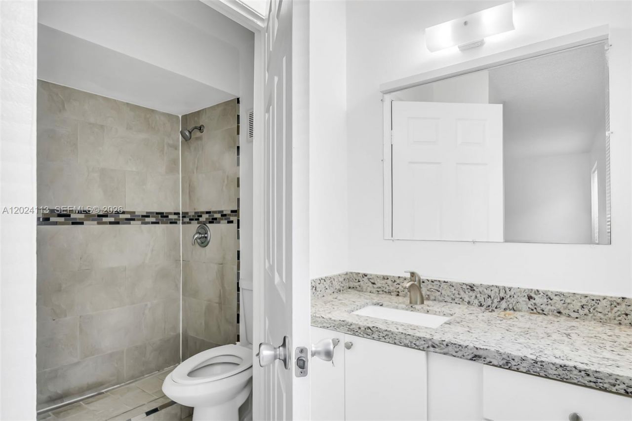 2011 Bay Dr, Unit 4, Miami Beach, FL 33141 Photo