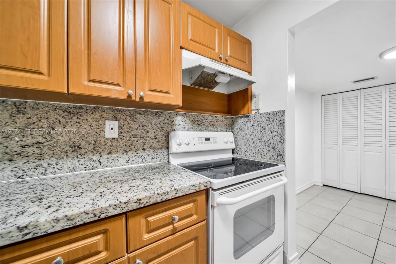 2011 Bay Dr, Unit 4, Miami Beach, FL 33141 Photo