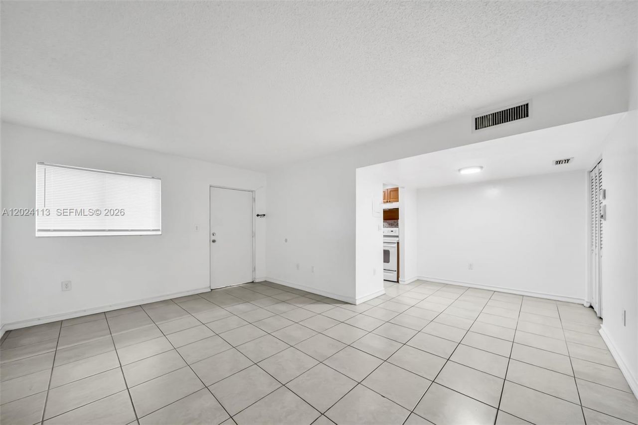 2011 Bay Dr, Unit 4, Miami Beach, FL 33141 Photo