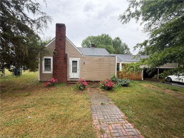 908 W Lee Avenue , Yadkinville, NC 27055