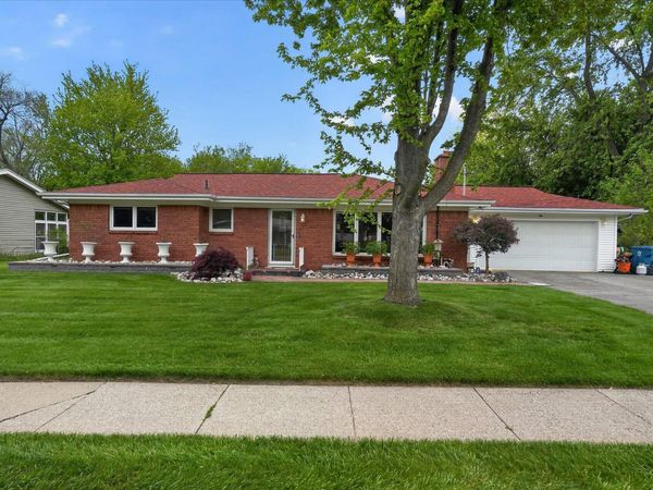 12623 Greenhill Drive, Grand Blanc, MI 48439