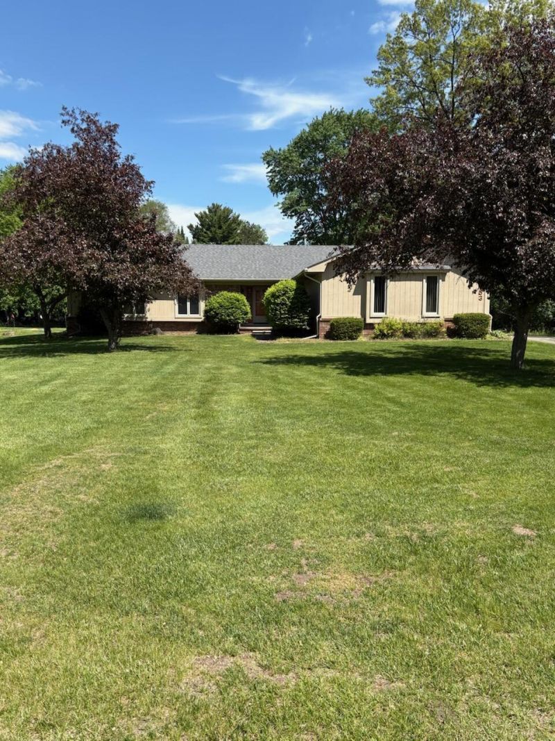 3153 Bendelow Road, Rochester Hills, MI 48307 Main Photo