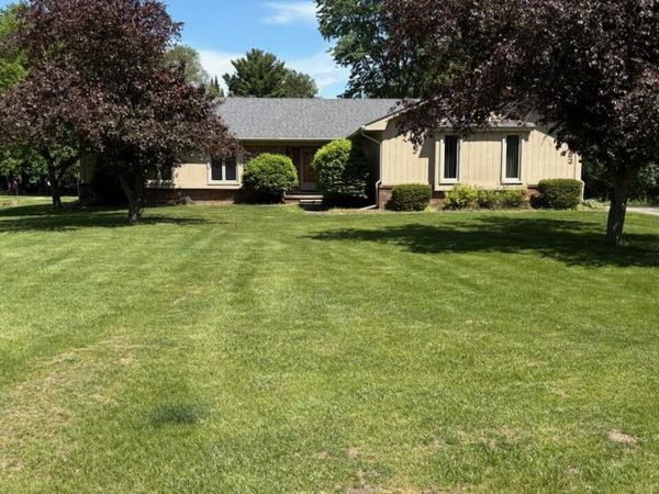 3153 Bendelow Road, Rochester Hills, MI 48307