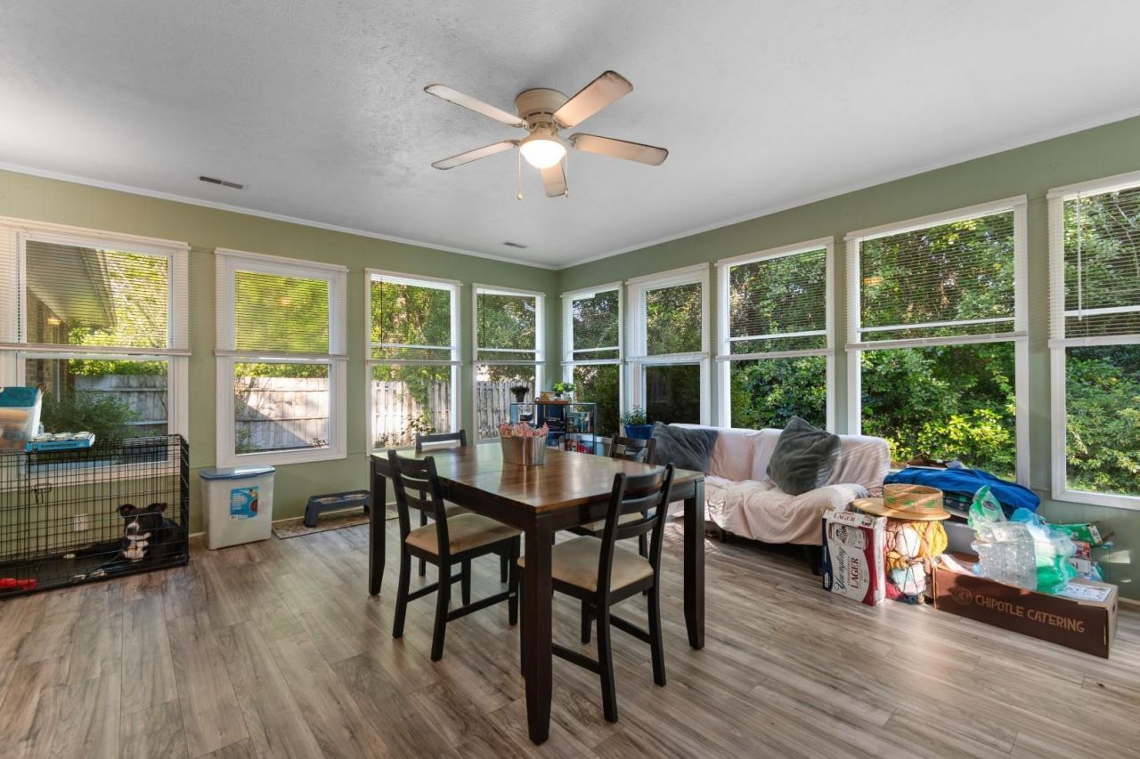 148 University Dr. Photo 25
