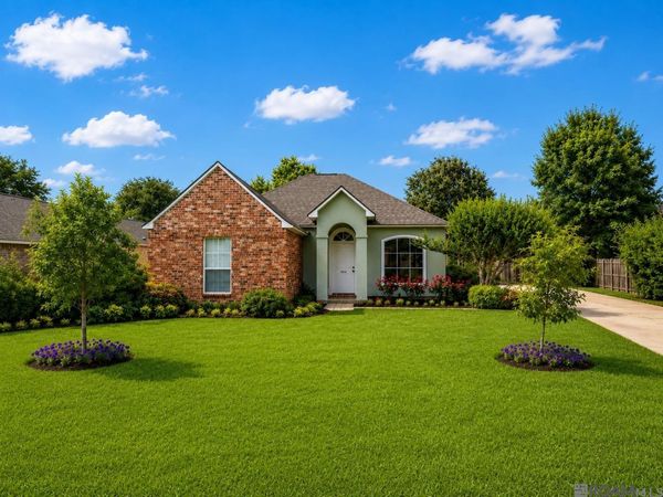 18476 Lake Camellia Ave, Baton Rouge, LA 70817