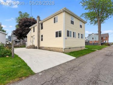 4354 S 5th Street, Luna Pier, MI 48157