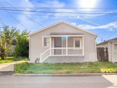 6444 Ashton Avenue, Detroit, MI 48228