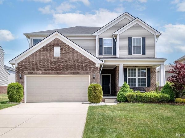 29926 Autumn Gold Drive, Lyon Twp, MI 48165