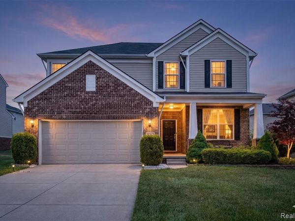 29926 Autumn Gold Drive, Lyon Twp, MI 48165