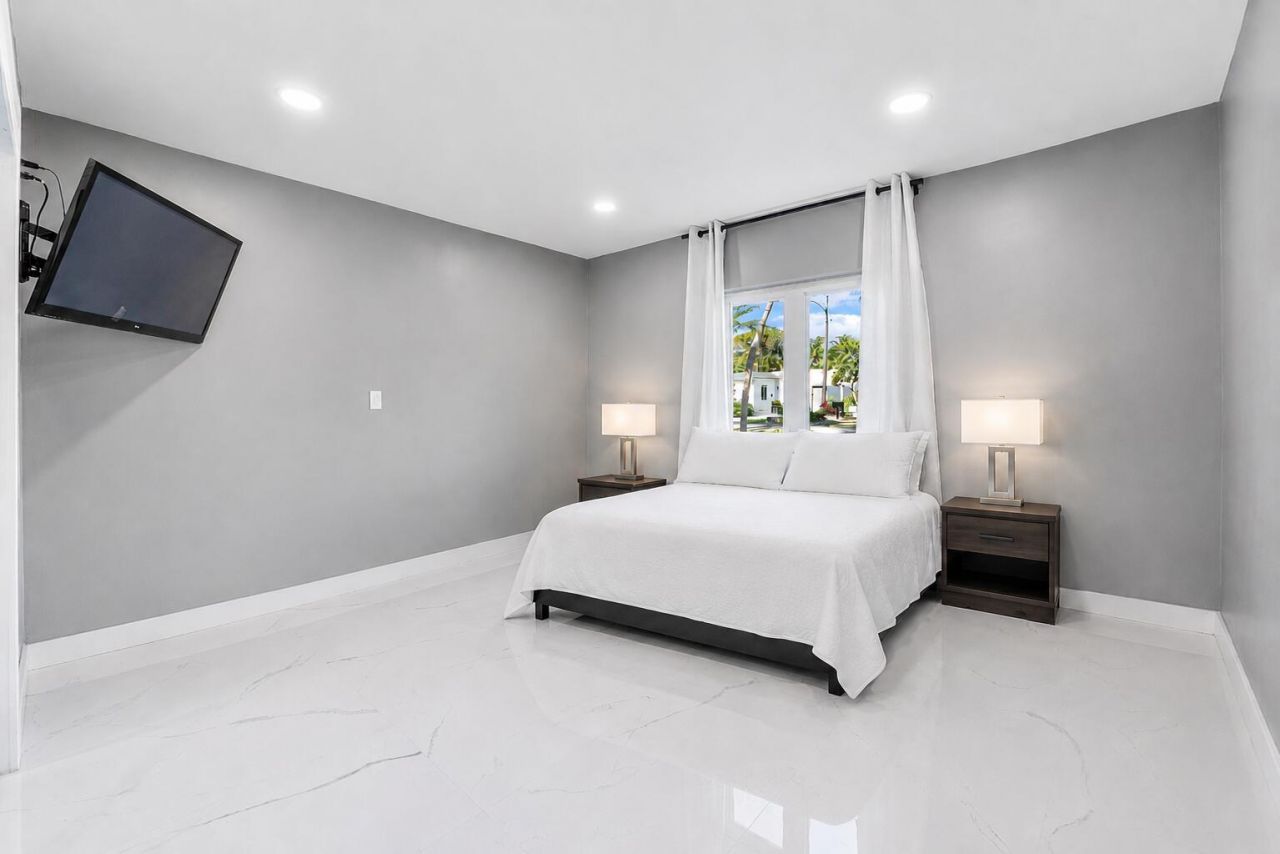 1900 NE 16th Terrace, Fort Lauderdale, FL 33305 Photo
