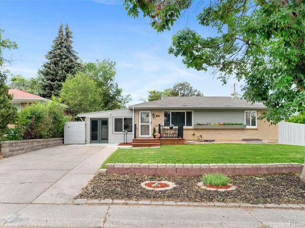 995 Ironton Street , Aurora, CO 80010