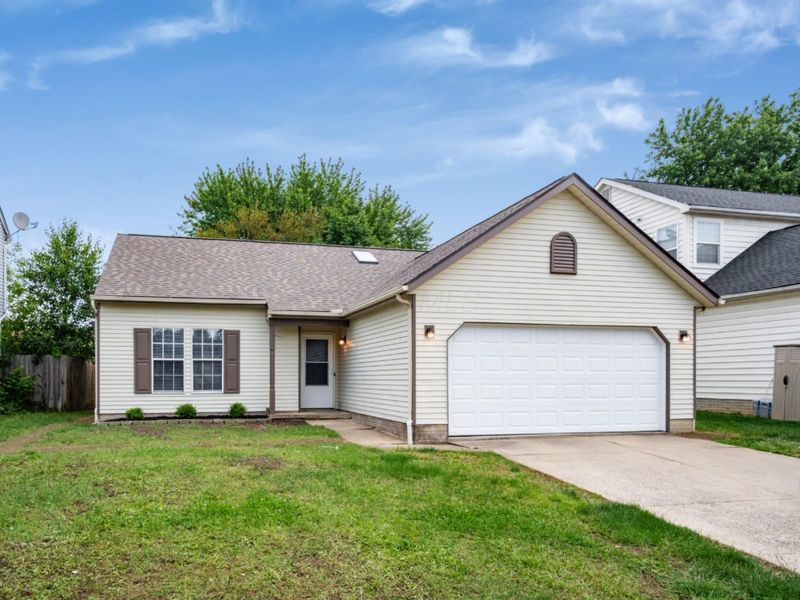 1606 Autumn Village Drive, Columbus, OH 43223 Photo 1