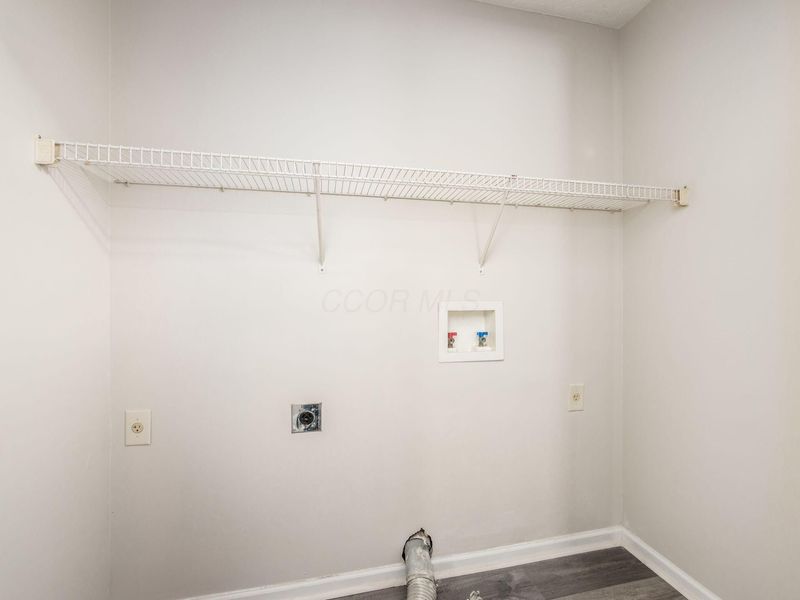1606 Autumn Village Drive, Columbus, OH 43223 Photo 12