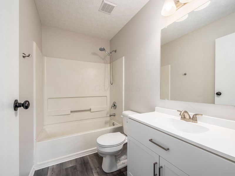 1606 Autumn Village Drive, Columbus, OH 43223 Photo 17