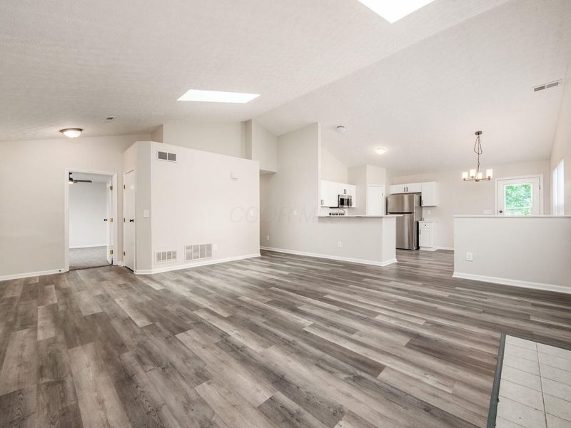 1606 Autumn Village Drive, Columbus, OH 43223 Photo 3