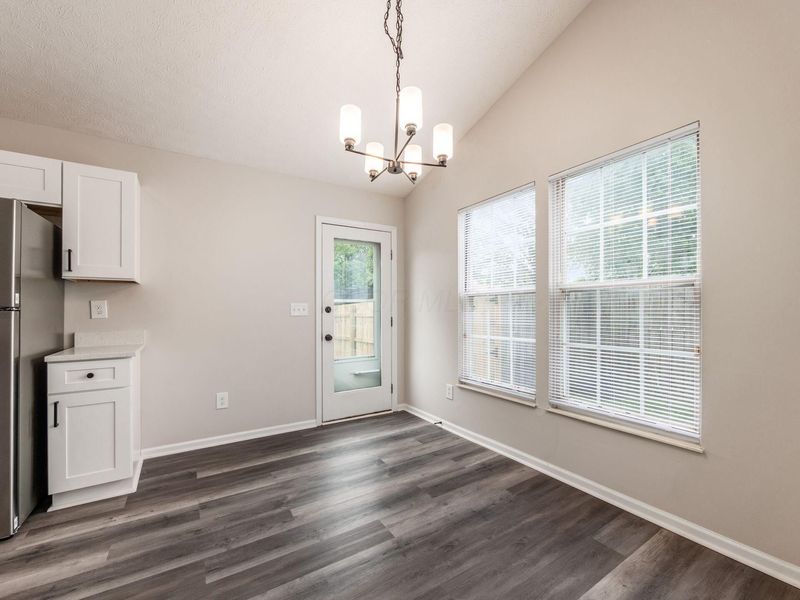 1606 Autumn Village Drive, Columbus, OH 43223 Photo 6
