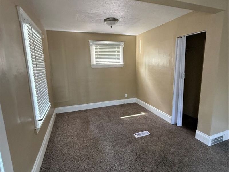 7738 Spafford Road , Cleveland, OH 44105 Photo 2