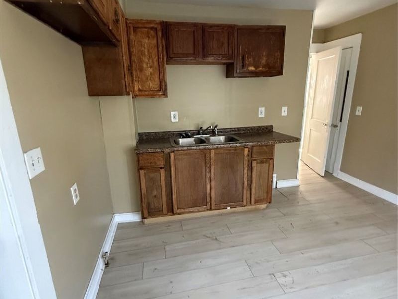 7738 Spafford Road , Cleveland, OH 44105 Photo 4
