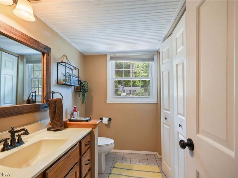 8441 Carriage Hill Drive NE, Warren, OH 44484 Photo 13