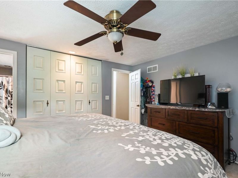 8441 Carriage Hill Drive NE, Warren, OH 44484 Photo 15
