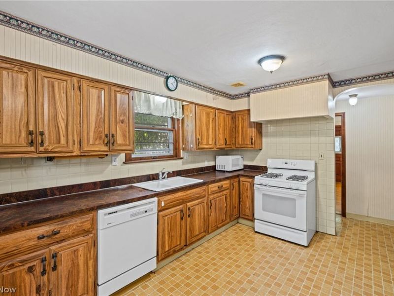 4137 Bushnell Road , University Heights, OH 44118 Photo 9
