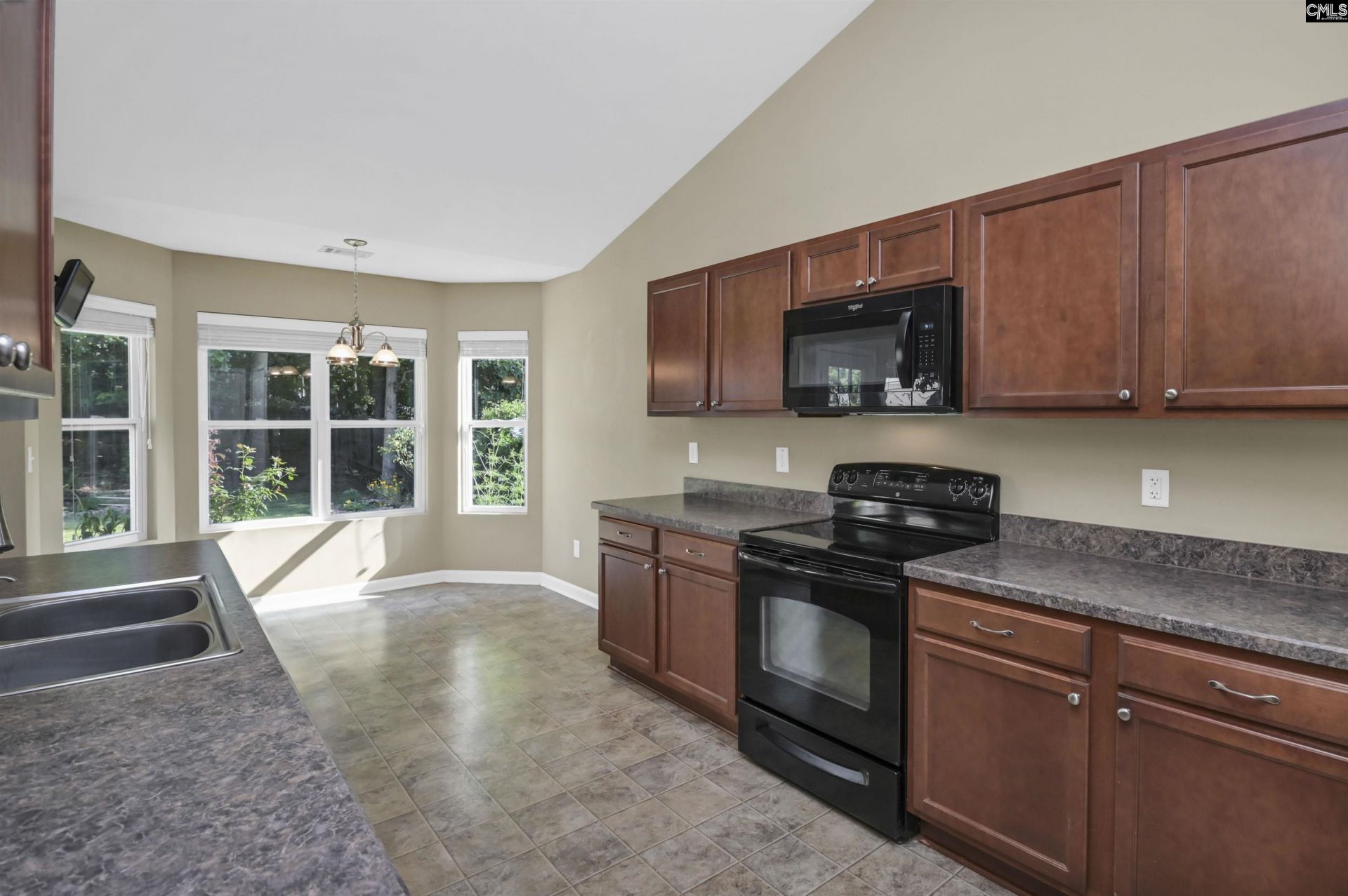 684 Cornerstone Circle  Photo 6