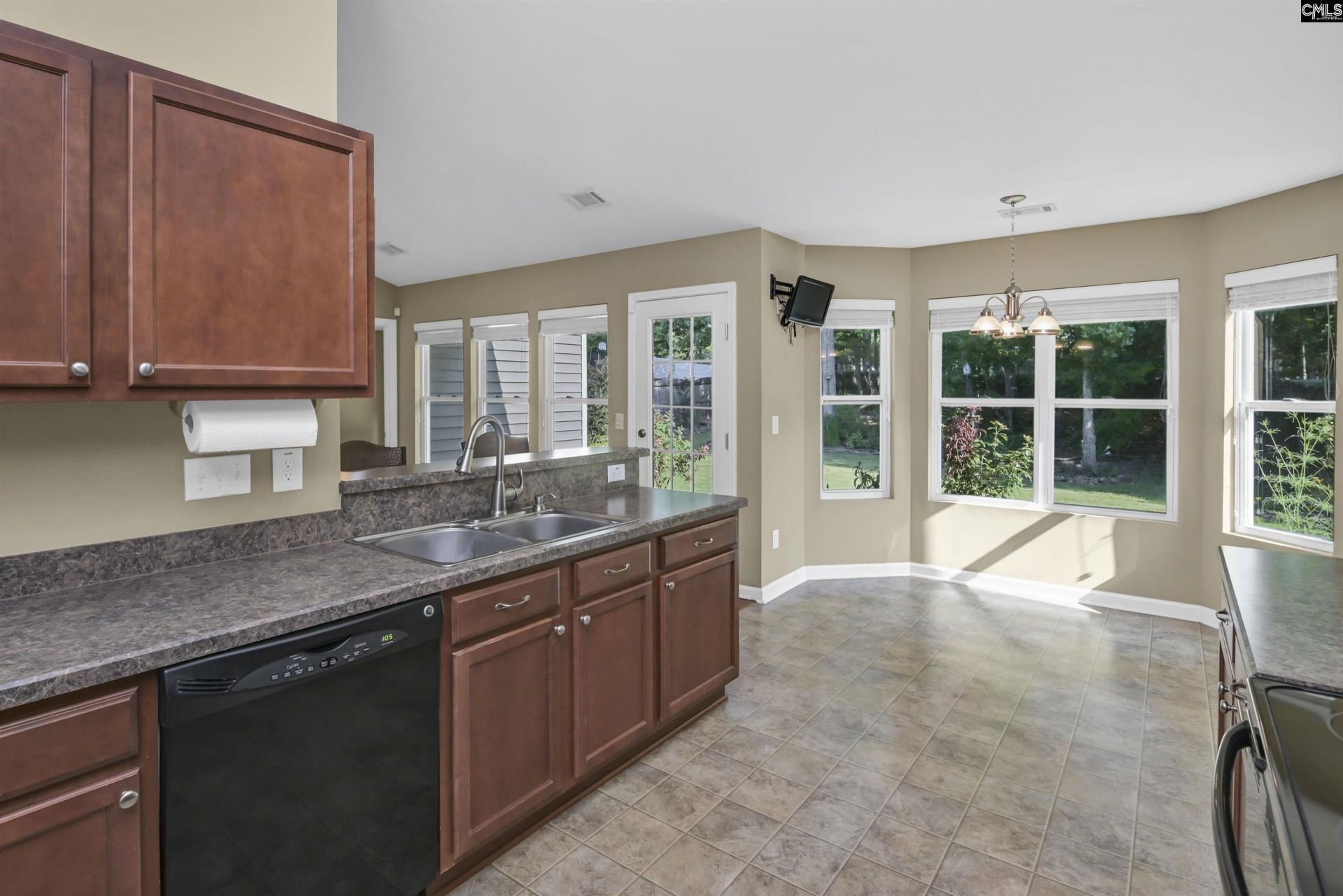 684 Cornerstone Circle  Photo 7