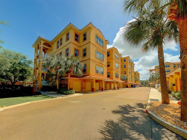 642 WELLS CT COURT , Unit 302, CLEARWATER, FL 33756