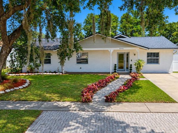 6640 WINDING OAK DRIVE , TAMPA, FL 33625
