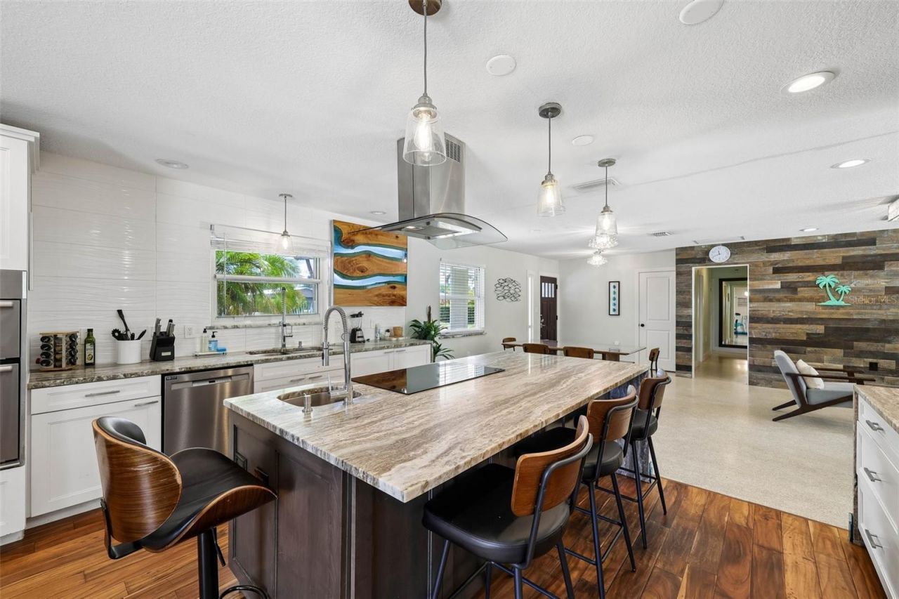 322 Suwanee Avenue, Sarasota, FL 34243 Photo