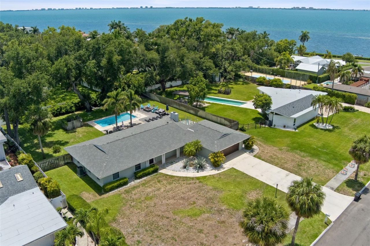 322 Suwanee Avenue, Sarasota, FL 34243 Photo