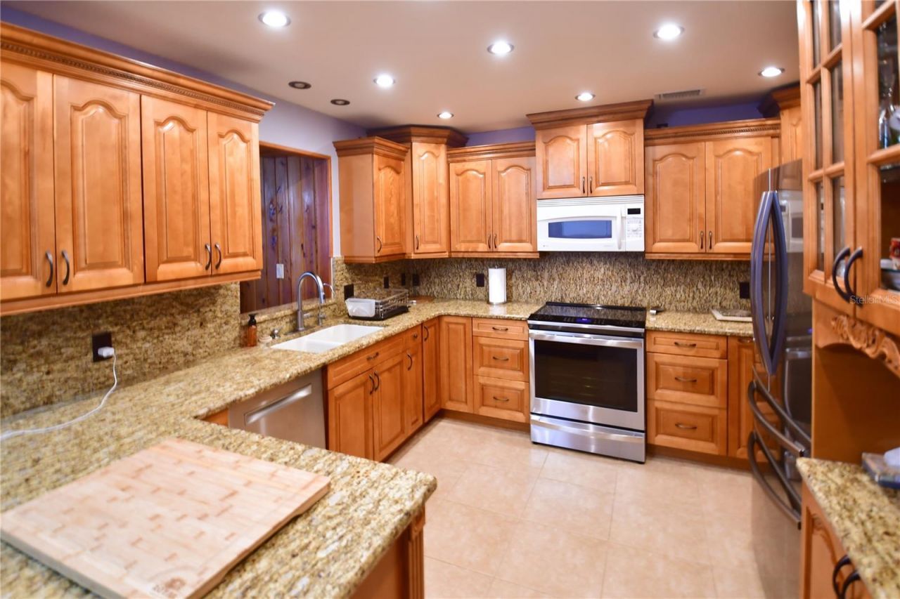 7519 Harbor View Way, Seminole, FL 33776 Photo
