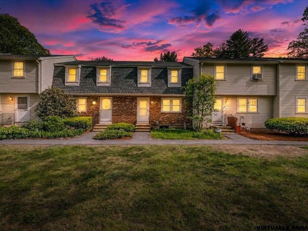 20 Olde Country Village, Unit 20, Londonderry, NH 03053