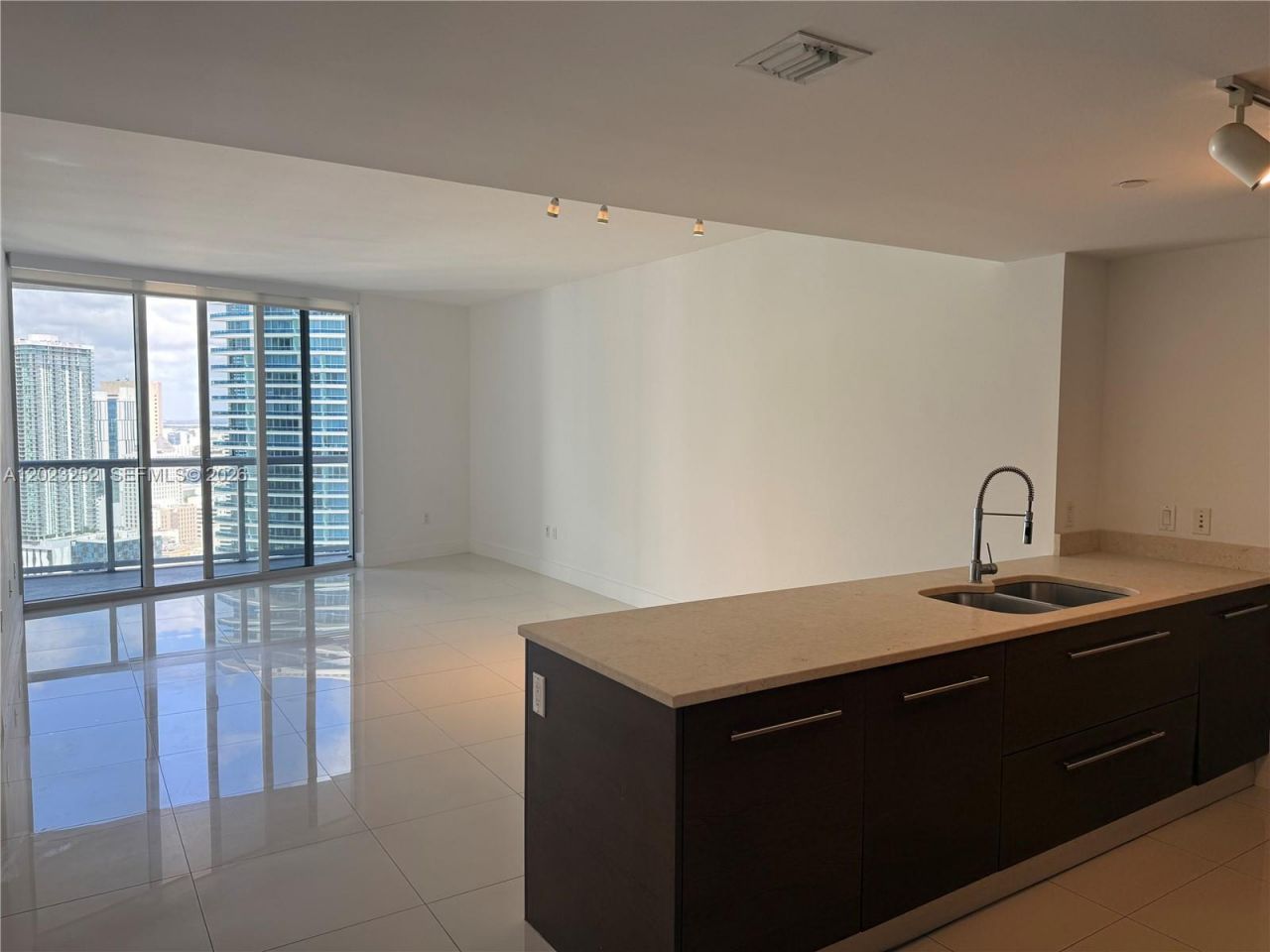 465 Brickell Ave , Unit 3906, Miami, FL 33131 Photo