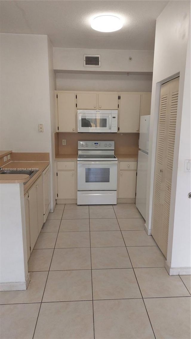 7290 NW 114th Ave , Unit 206-7, Doral, FL 33178 Photo