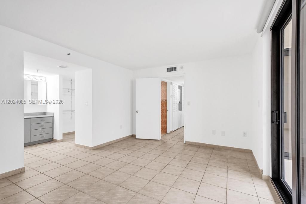1623 Collins Ave, Unit 512, Miami Beach, FL 33139 Photo