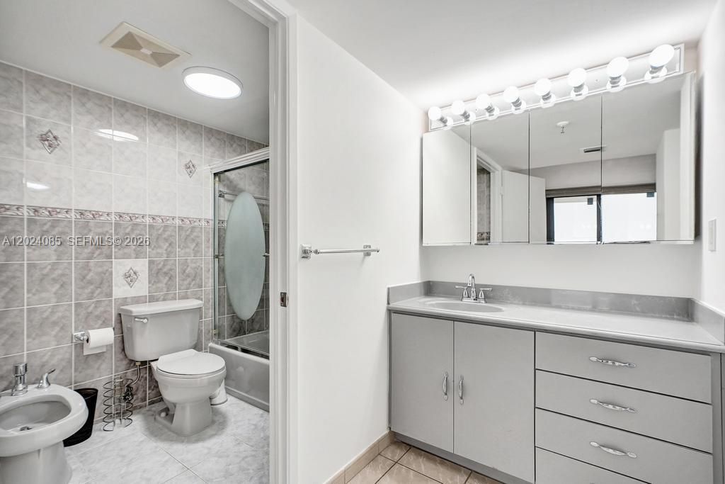 1623 Collins Ave, Unit 512, Miami Beach, FL 33139 Photo