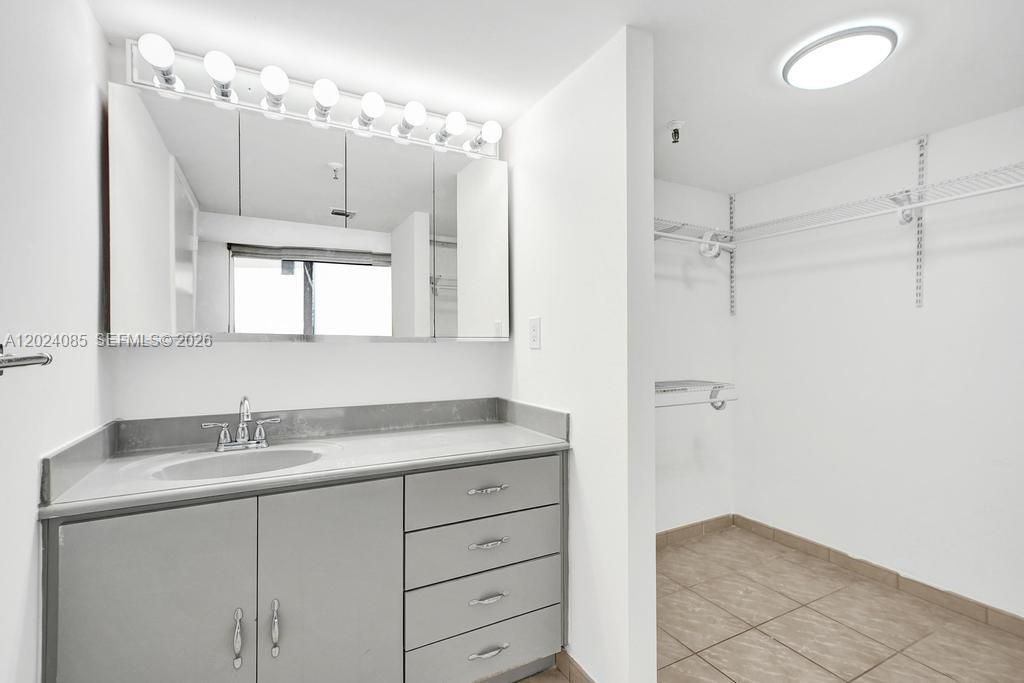 1623 Collins Ave, Unit 512, Miami Beach, FL 33139 Photo