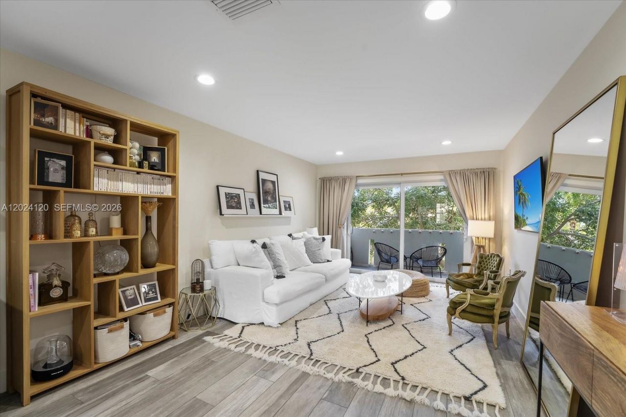 300 Galen Dr , Unit 306, Key Biscayne, FL 33149 Photo