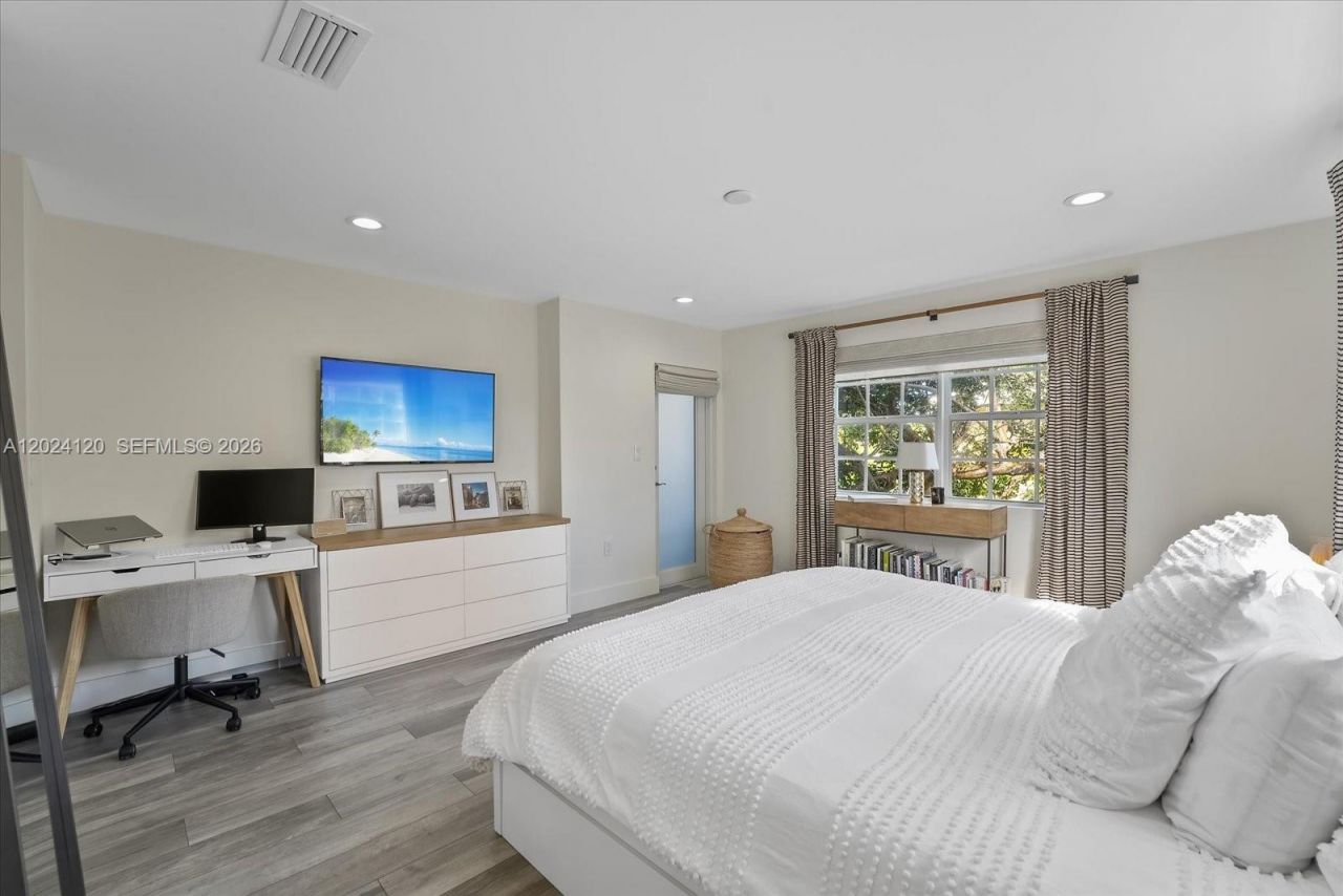300 Galen Dr , Unit 306, Key Biscayne, FL 33149 Photo