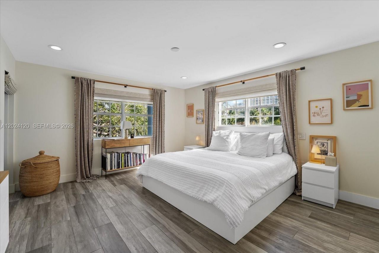 300 Galen Dr , Unit 306, Key Biscayne, FL 33149 Photo