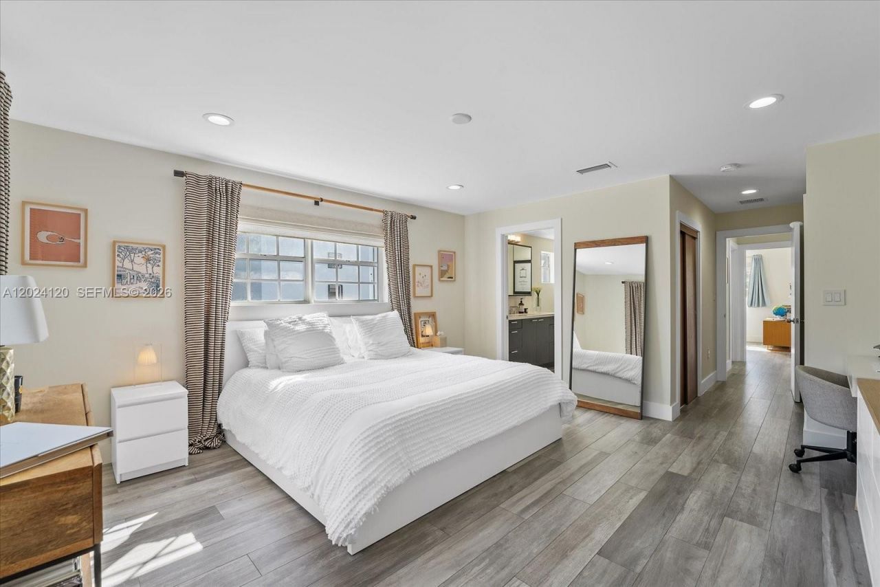 300 Galen Dr , Unit 306, Key Biscayne, FL 33149 Photo