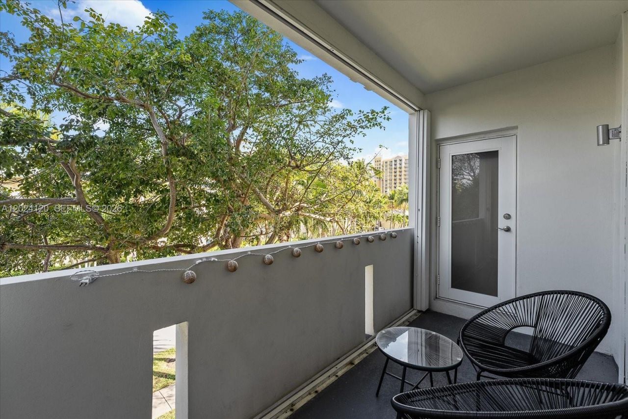 300 Galen Dr , Unit 306, Key Biscayne, FL 33149 Photo