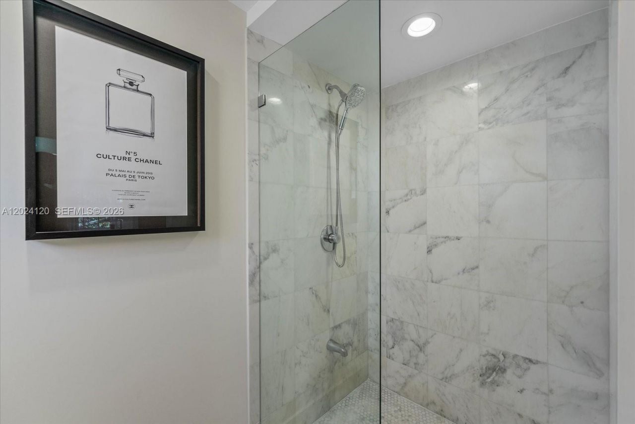 300 Galen Dr , Unit 306, Key Biscayne, FL 33149 Photo