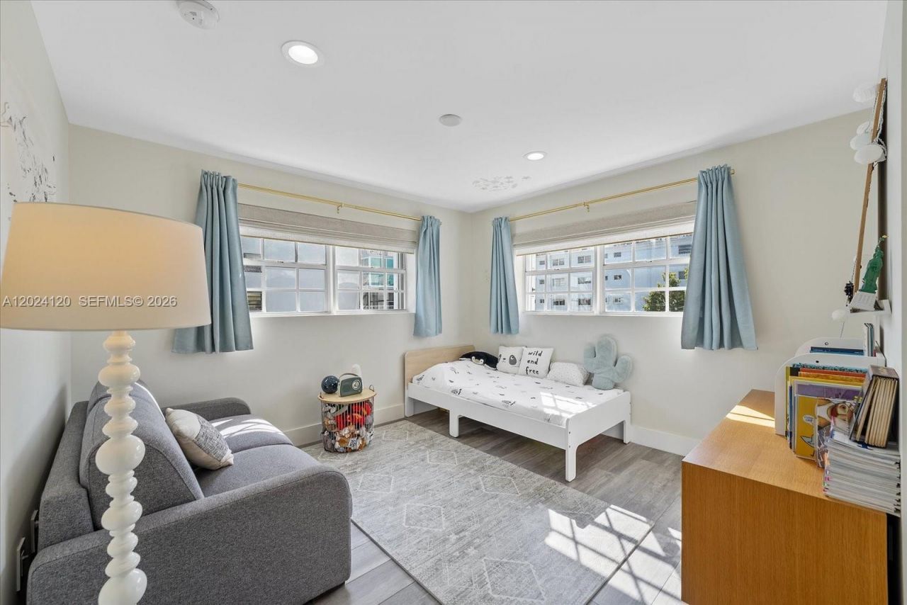 300 Galen Dr , Unit 306, Key Biscayne, FL 33149 Photo