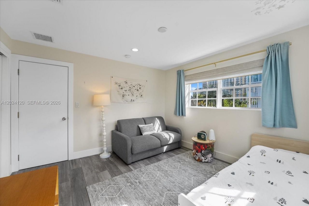300 Galen Dr , Unit 306, Key Biscayne, FL 33149 Photo