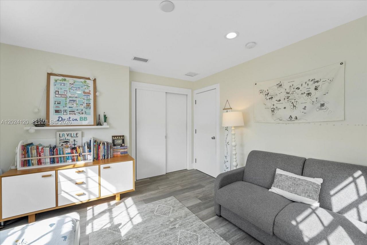 300 Galen Dr , Unit 306, Key Biscayne, FL 33149 Photo
