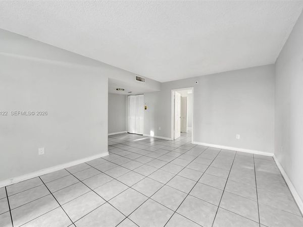 2011 NW Bay Dr , Unit 12, Miami Beach, FL 33141