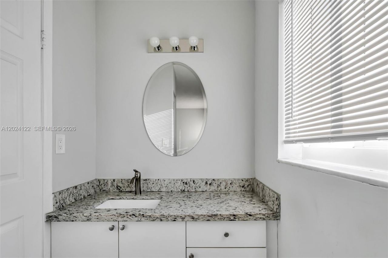 2011 Bay Dr, Unit 12, Miami Beach, FL 33141 Photo