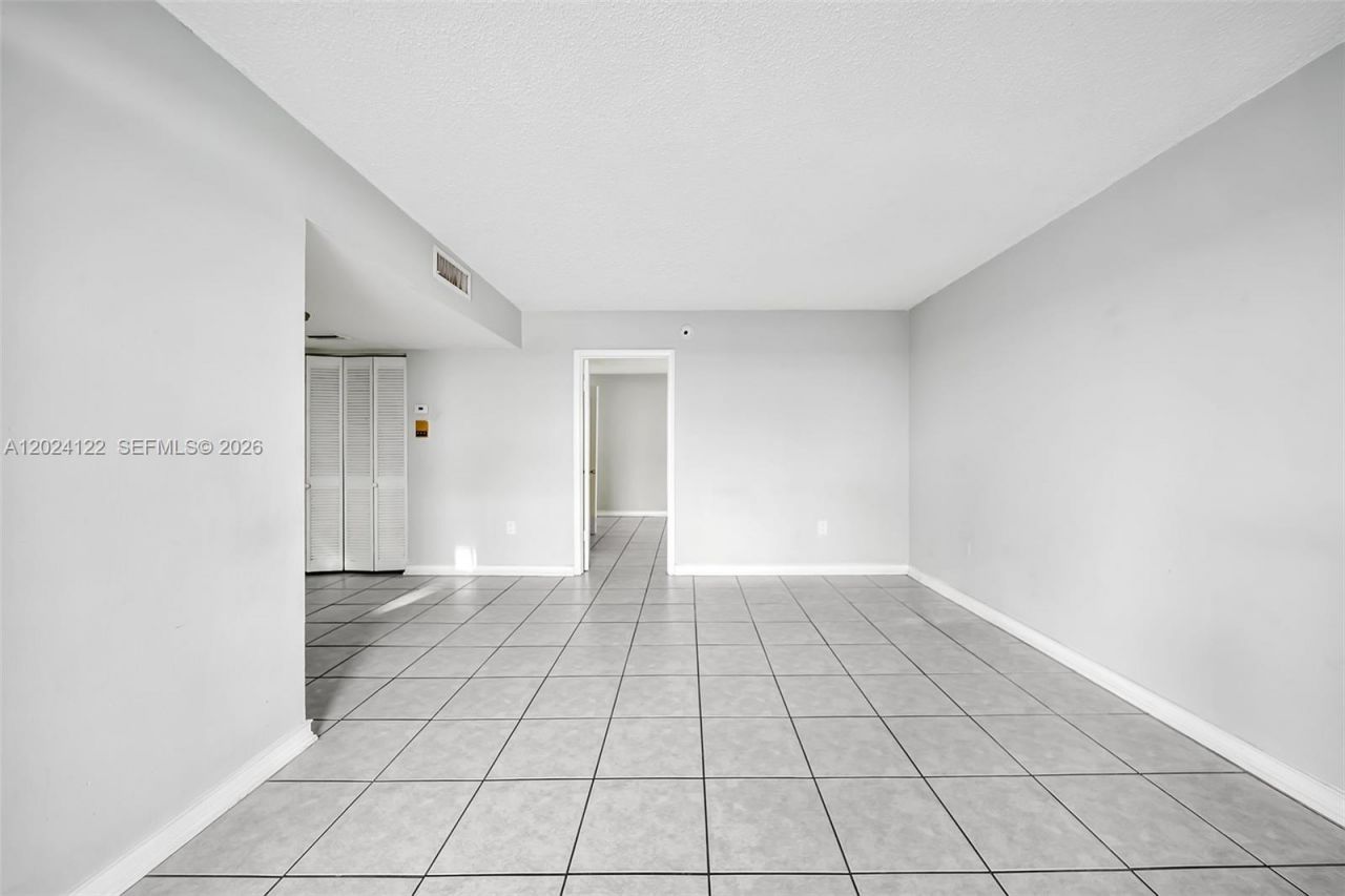 2011 Bay Dr, Unit 12, Miami Beach, FL 33141 Photo